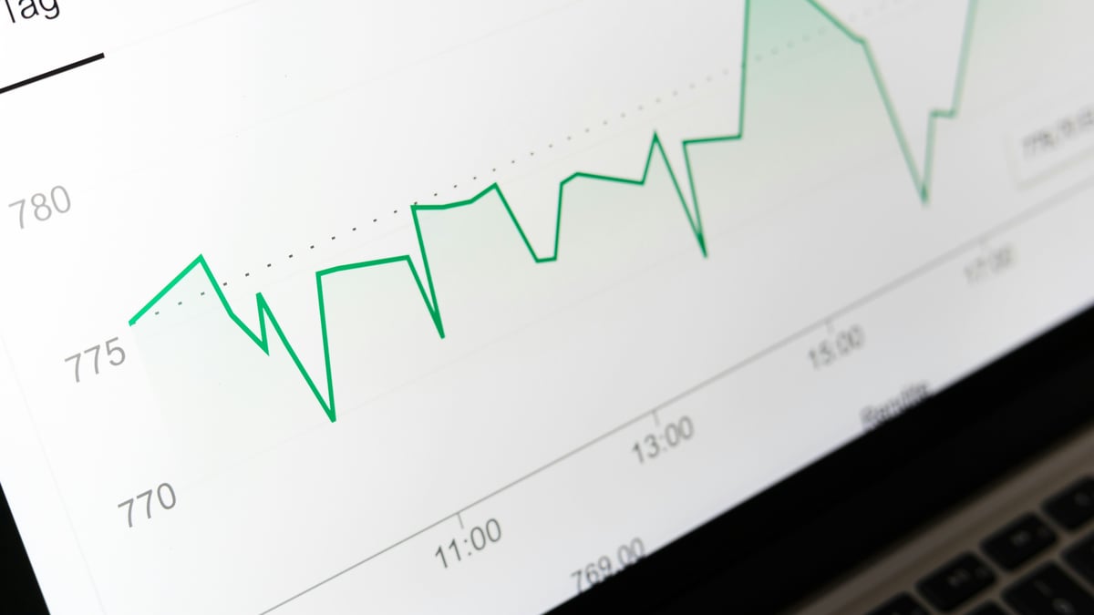 ICONIQ's New Benchmark: $100M ARR Companies Growing 115%, 55% Gross Margins