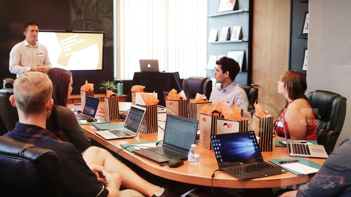 Lemkin: AI infra wins VC meetings, profitable SaaS founders prepare 100 pitches