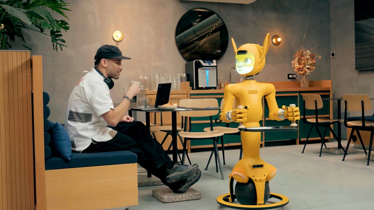 Government launches AI jobs forum, data shows SDR roles softening