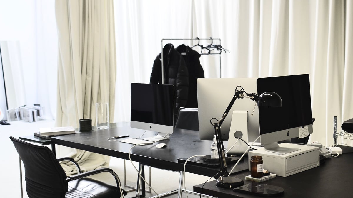 Anthropic cuts junior tech hiring from 27% to 9%, agents work 6x human hours