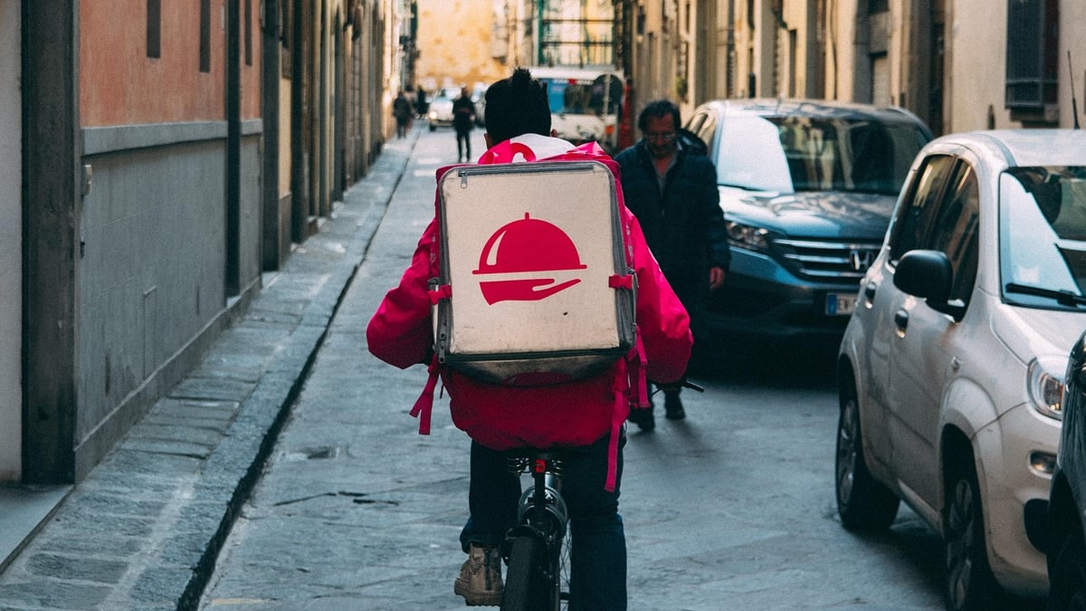 NYC delivery workers get $22.13 minimum hourly pay, platform margins under pressure