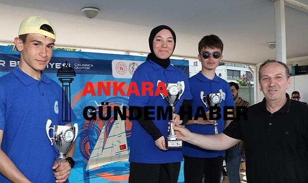 Para Yelken’de kupalar sahiplerini buldu