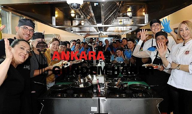 Duyma engelli şefler, vegan mutfağını deneyimledi