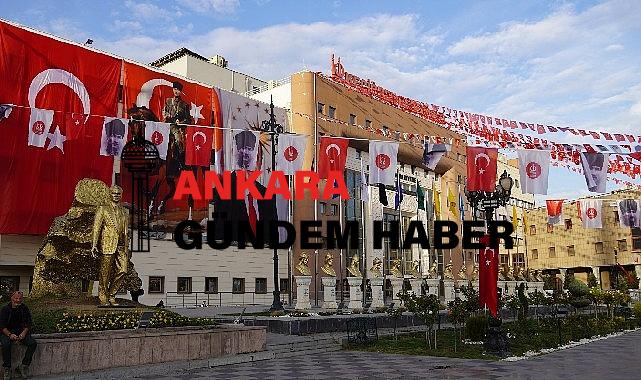 Keçiören’in cadde ve sokakları cumhuriyet’in 100.yılı kutlamaları için bayraklarla donatıldı