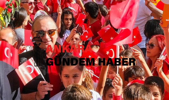 Cumhuriyet’in yüzleri 29 ekim’i coşkuyla kutladı