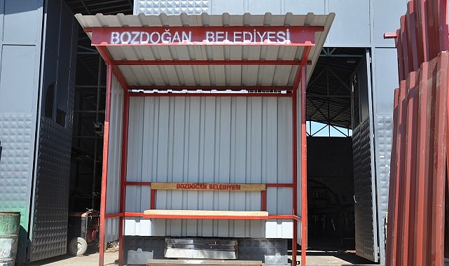 Bozdoğan Belediyesi Bankları ve Durakları Kendi İmkânlarıyla Üretiyor Tasarruf Belediyeciliği ile Kaynaklar Daha Etkin Kullanılı