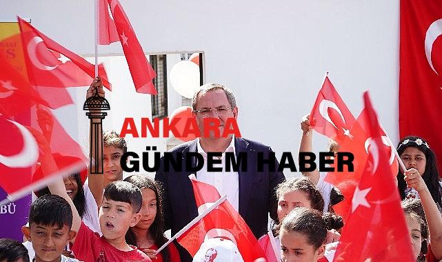 Ayvalık Belediyesi, yaz tatili süresince çocukların ve gençlerin verimli ve keyifli zaman geçirmeleri amacıyla yaz kursları düzenliyor.