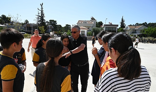 Başkan Topaloğlu kermese katıldı