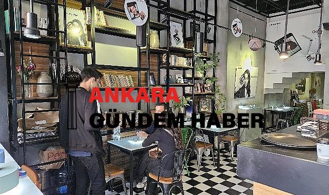 Samsung’un en yeni katlanabilir modellerinden Galaxy Z Flip5, Flip Cafe’de ziyaretçilerini bekliyor