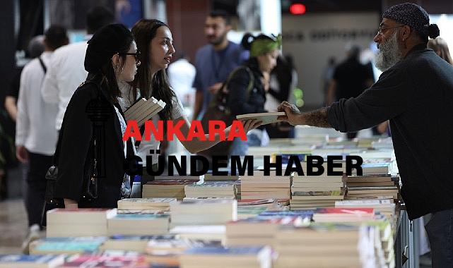 Kitap Fuarı Kapılarını Kocaeli Marşıyla Açtı