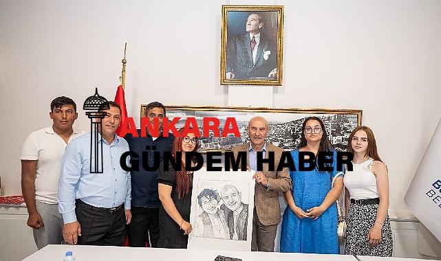 Litvanya’dan gelen Roman gençler Başkan Soyer’i ziyaret etti