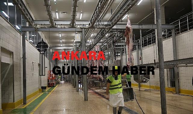 Çağdaş kesimhanede tekbirlerle kesim yapılıyor