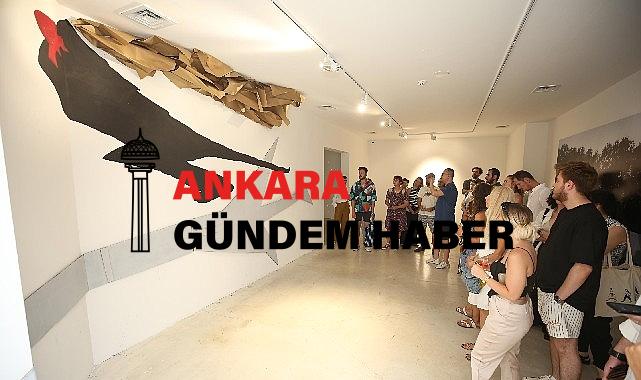 Pulla Mars Arasında sergisi izleyenleri hayaller arasında yolculuğa çıkarıyor