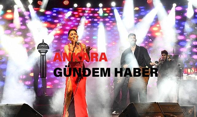 Çiğli’de Cumhuriyet Coşkusu Melek Mosso ile Zirve Yaptı