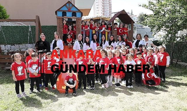 Nar çiçeklerinde tatil zamanı