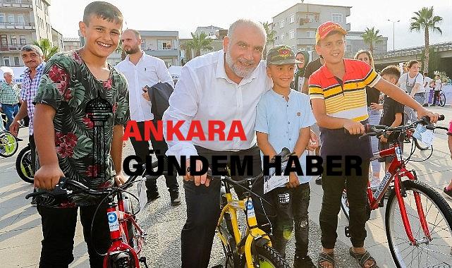 Canik’te Çocuklar Hediyelerine Kavuşuyor