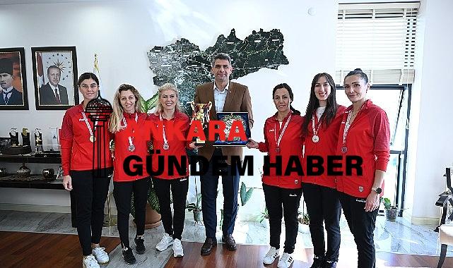 Başkan Kocaman öğretmenleri tebrik etti