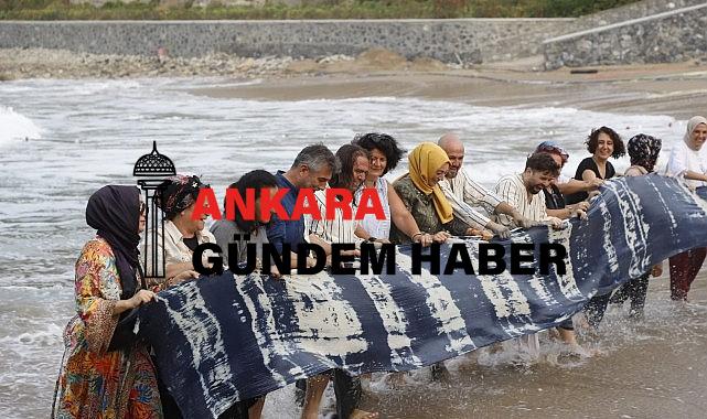 Cumhuriyet’in 100. Yılı anısına hazırlanan 100 metre uzunluğunda Şile Bezi denizle kavuştu