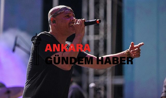 Buca’da Cumhuriyet coşkusu meydanlara sığmadı