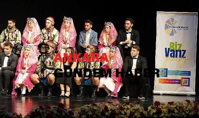 Başkan Arda ve gençler sahnede geleceği konuştu