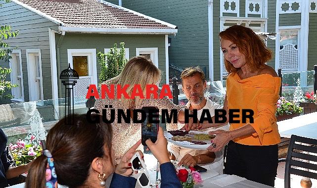 “Hürrem Sultan Hamamı’nda Saraylı Ağırlamalar” Davetinde Osmanlı Döneminin Ağırlama Kültürü Tanıtıldı