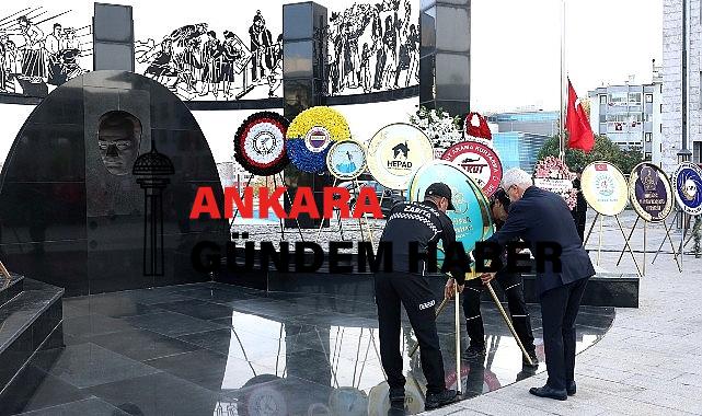 Nilüfer’de Cumhuriyet Bayramı kutlamalarının ilk adresi Atatürk Anıtı