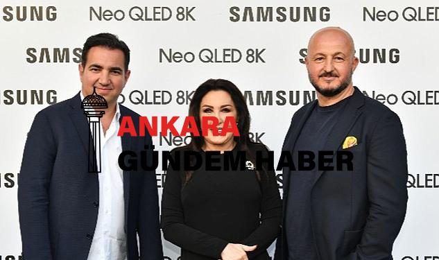 Samsung, Nükhet Duru’nun eşsiz sahne performansıyla 2023 model televizyonlarını İzmir’de tanıttı
