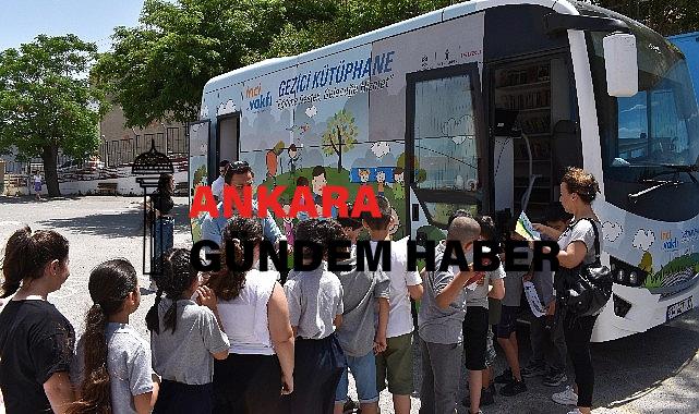 İnci Vakfı Gezici Kütüphanesi yaz sonuna kadar deprem bölgesindeki faaliyetlere destek sağlayacak