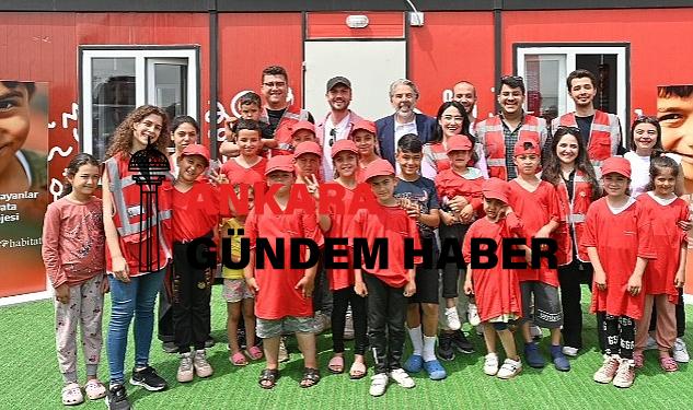 Aras Bulut İynemli, Türkiye Vodafone Vakfı “Yarını Kodlayanlar” Projesi İçin Kahramanmaraş’ta Çocuklarla Buluştu