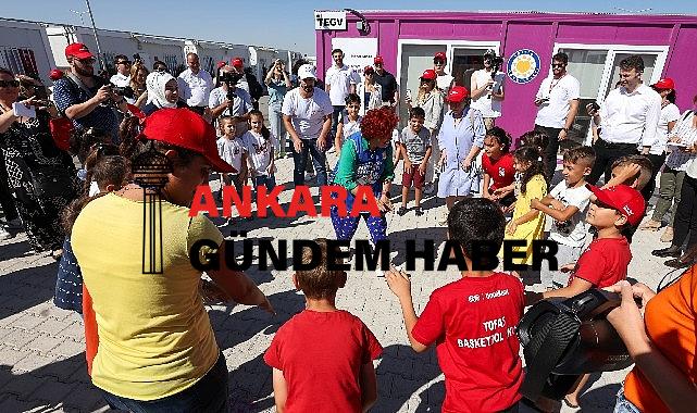 Koç Holding, Kahramanmaraş merkezli depremlerin ardından bölgede ilk günden bu yana yürüttüğü kapsamlı çalışmaları aralıksız sürdürüyor.