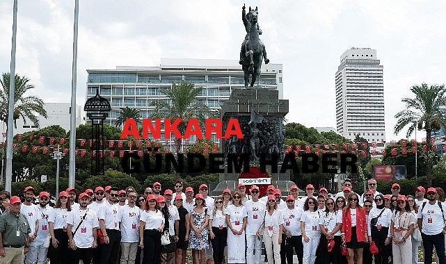 Cumhuriyetimizin 100.yılında, Koton Cumhuriyet Gönüllüleri İzmir’in Kurtuluşu’nun yıldönümünde İzmir’deydi!