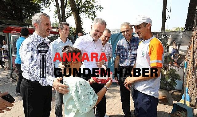 Temizlik Personeline Sürpriz Doğum Günü Kutlaması