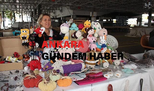 Karşıyakalı kadınların el emeği kazanca dönüşüyor 