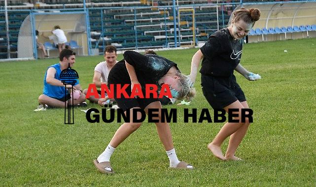 Kemer’de ‘renkli’ festival