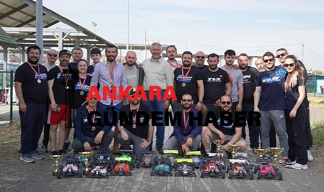 Model araç yarışları nefes kesti!