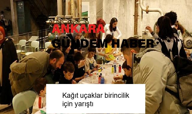 Kağıt uçaklar birincilik için yarıştı