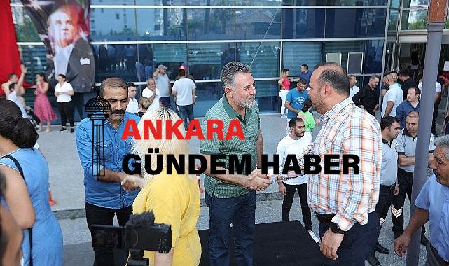 Lider Sandal işçisiyle bayramlaştı