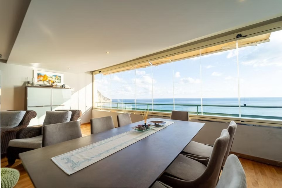 Beachfront penthouse in Altea