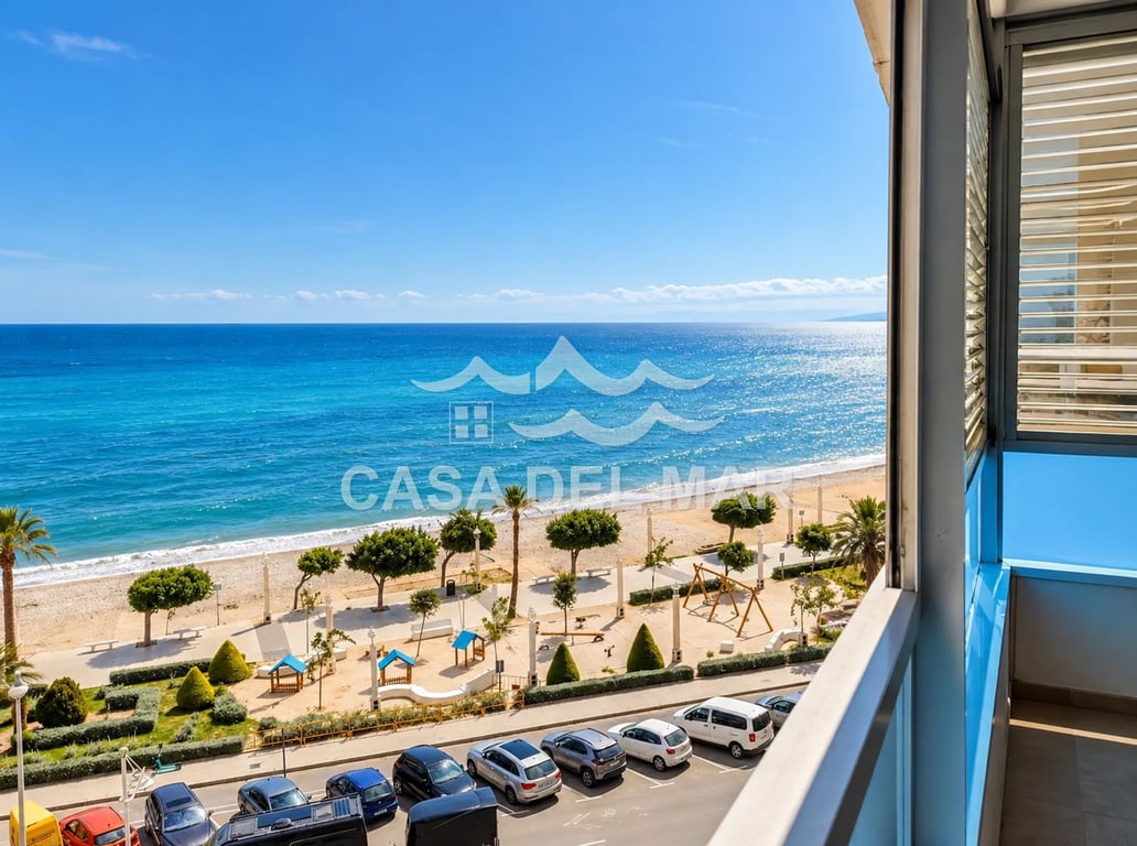 Beachfront apartment in Altea