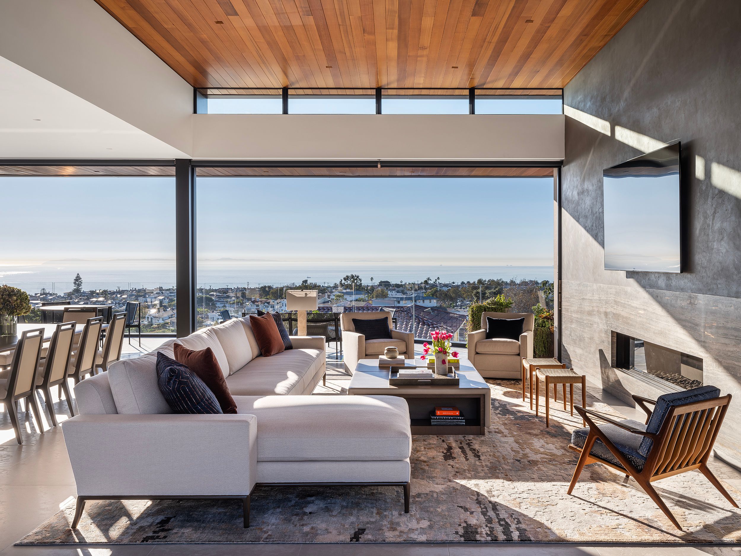 CA REAL ESTATE background