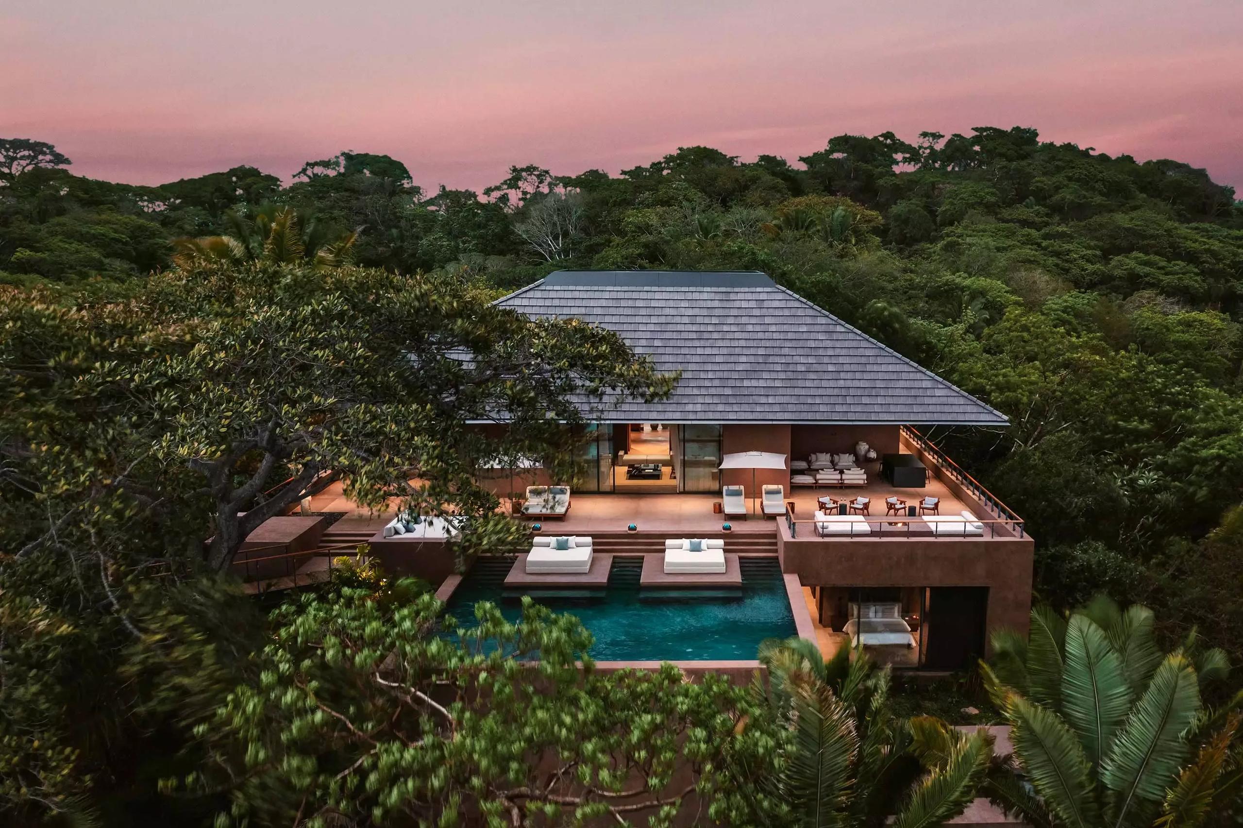 Conventional mortgage hero slideshow image 6