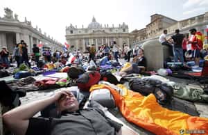 12億人同步關注 天主教罕見2位教宗封聖