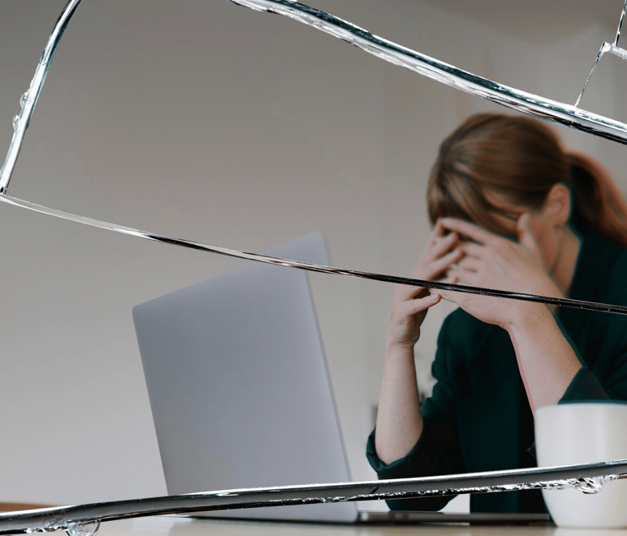 跟男網友約唸書被性侵！女大生捷運站崩潰大哭報警