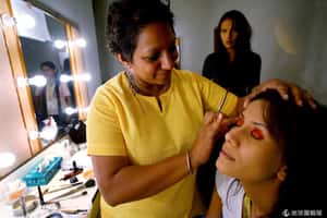 印度工會禁女性當化妝師 法官：這不合法