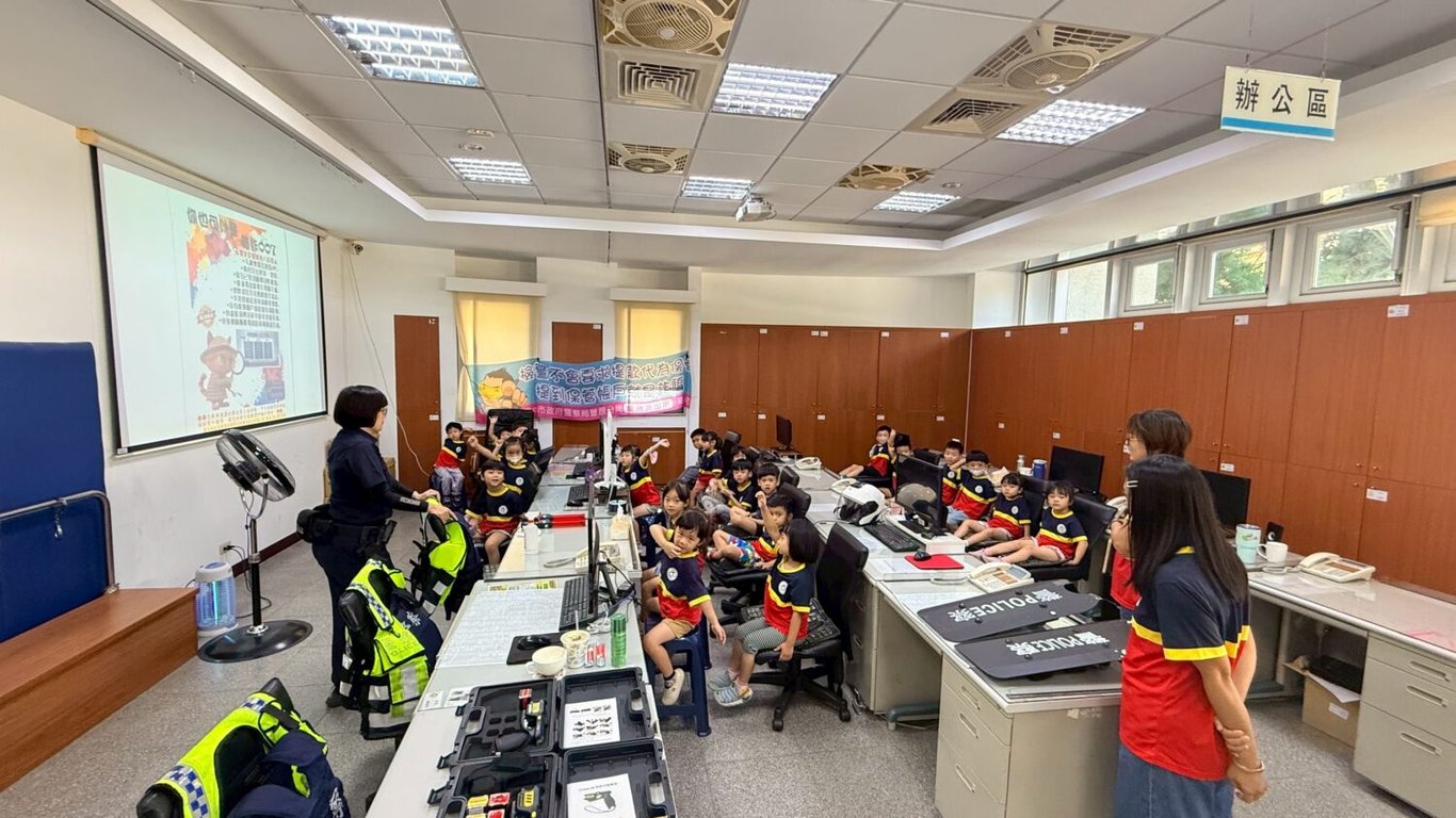 中市警邀幼兒開箱警所 化身見習警探 體驗波麗士日常