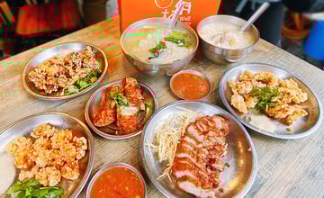 台北美食小吃│台北三大鹹粥霸主！老艋舺靈魂【味有招】(原汀洲路無名鹹粥) 一碗湯飯配紅燒肉，在地人激推30年老滋味│近南機場美食商圈