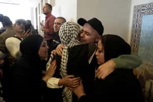 等待兩年的擁抱  哈瑪斯釋放最後20名以色列人質，加薩戰爭迎來關鍵轉折