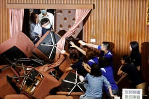 【地球 24小時】06/29  被佔領的立法院議場