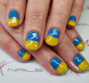 「抱歉，讓你看到不完美的指甲」　打仗也不忘做美甲的烏克蘭女性