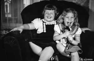 笑一個！俄國請街友看免費電影